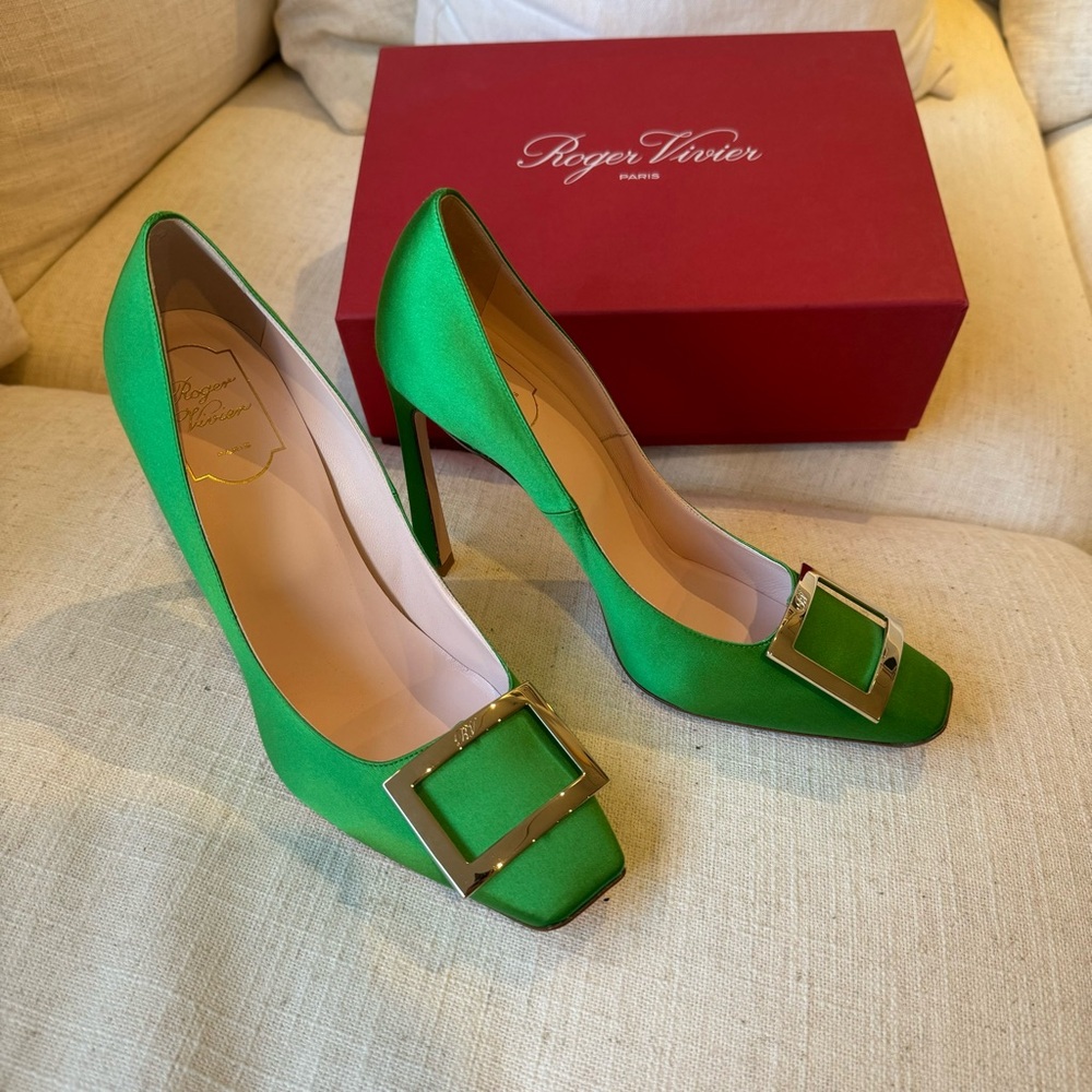 NEW Roger Vivier Pumps
